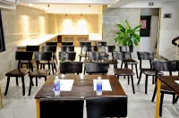 Golden Lotus Hotel Отели в г. Нячанг