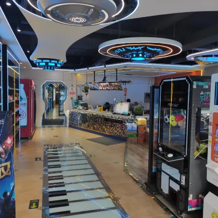 Cool Games E-sports Hotel (Xuchang Caowei Ancient City Pang Donglai Branch)