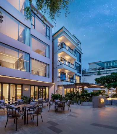 Maan Coco Flagship Seaview Hotel