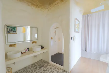 Golden Yan’an Danyun  Hotel Отели рядом с достопримечательностью «Wangjiaping Revolutionary Site»