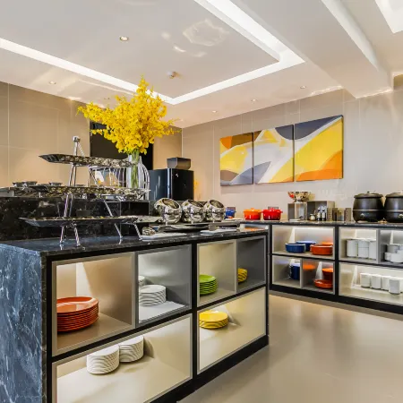 Elong Wanguo Hotel (Jinzhou Railway Station Shanghai Road)