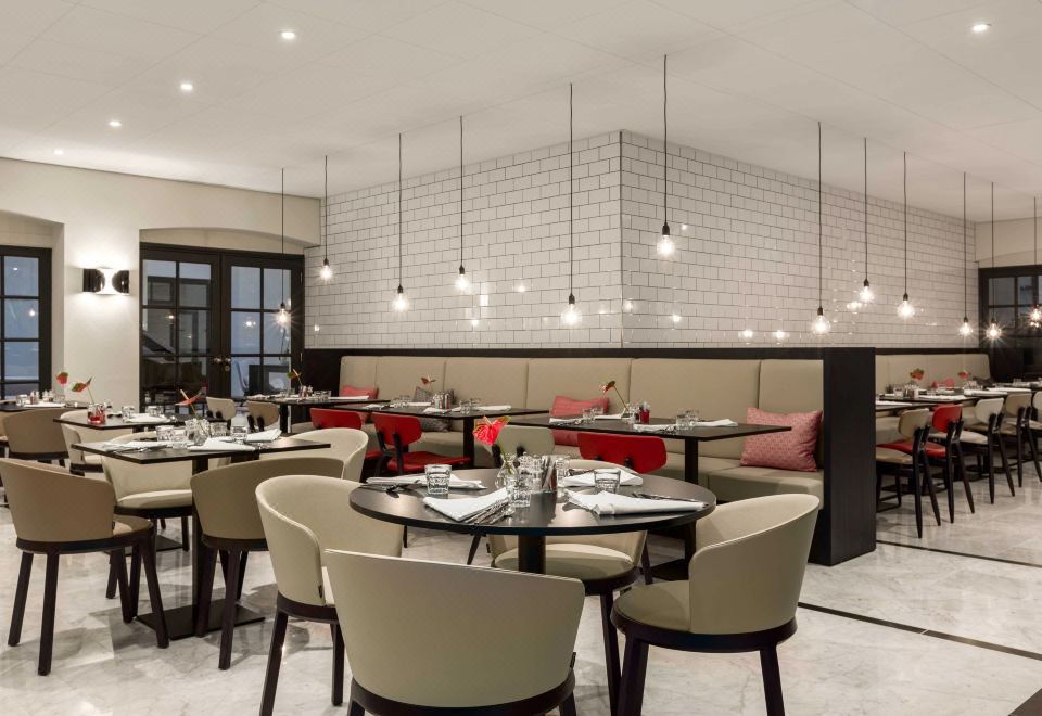 NH 컬렉션 암스테르담 바르비종 팰리스 외관