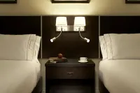 Holiday Inn & Suites MONTREAL AIRPORT by IHG - balcony