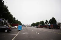 Xiuwen Jinjiang Hotel - parking