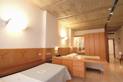 Albergo Bianchi Stazione Hotels near Casa Torre dei Bonacolsi