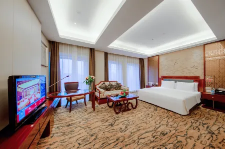 Gloria Grand Hotel Отели рядом с достопримечательностью «Jiangnan University (Youth Teachers Association Foreign Languages College Branch)»