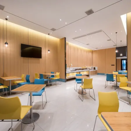Homeinns Select Hotel (Anqing Qijie High-Speed Railway Station)