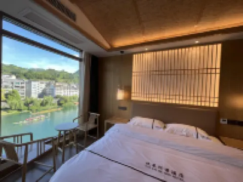 Yuelai River View Homestay (Zhenyuan Ancient Town Scenic Area)