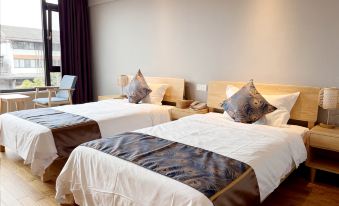 Yichun Dequan Hot Spring Hotel
