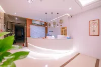 Liuzhou Yufeng District Pinyi Business Hotel (Baiyun Wholesale Market)