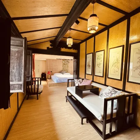 Tonghai ancient Cartyard Hotel