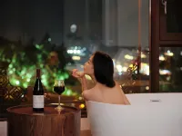 Panoramic View of Snow Mountain in Shanye Rizhao Jinshan (Lijiang Ancient City Branch)