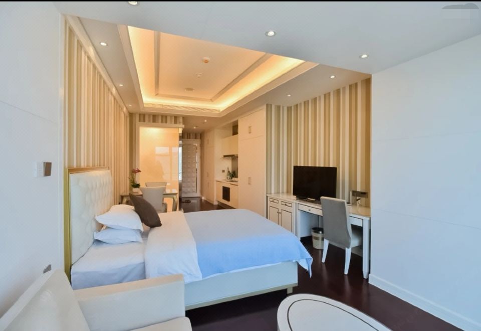 모오카 레지던스의 현대적인 침실 인테리어