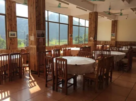 Qingxi Linpan Wenkuangquan Chalet Villa Отели рядом с достопримечательностью «The Fenglin (Rock Forest) Jiuchongtian (“Ninth Heaven”) Scenic Area»