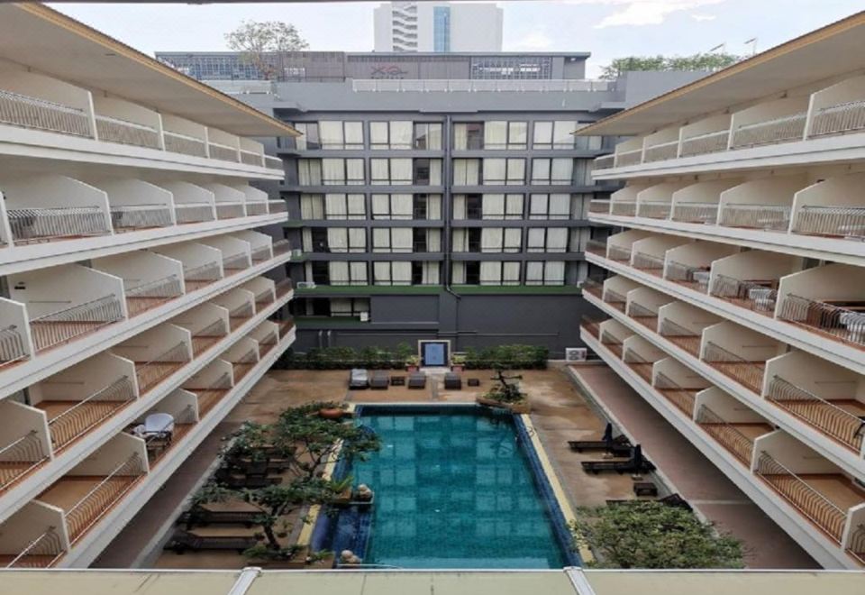 Sabai Sabana 수영장