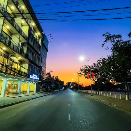 The Riva Vientiane Hotel Отели рядом с достопримечательностью «Ват Чан»