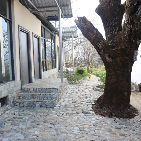 Xinping Lvli Piaoxiang Accommodation