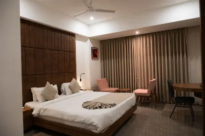RAAJ SVASTIK INN