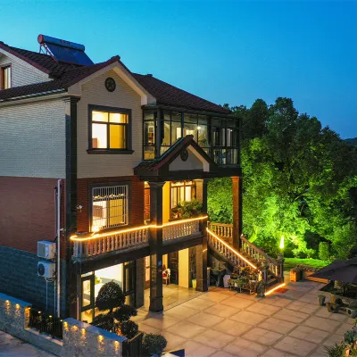Qingfeng Xiaozhu Holiday Meishu（Fantasy Caribiland Scenic Area Hotel)） Hotels near Lingfeng Mountain Sceneic Area