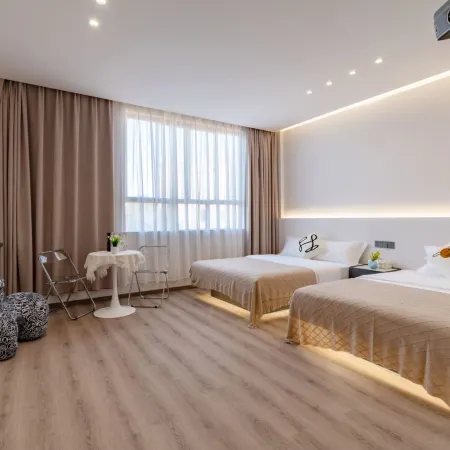 Blue Yuhai BLUE Design Homestay (Beihai Yintan Branch)