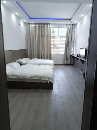 Lichuan Xindong Business Hotel Отели рядом с достопримечательностью «Sumadang»