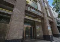 陽江寶麗國際酒店（百利廣場西瀨風情景區店） 鄰近陽江市經銷社附城貿易有限公司日用五金商場的酒店