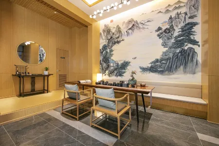 Jianguo HIDDEN Hotel (Changchun Station People's Square Store Отели рядом с достопримечательностью «Changchun University of Science and Technology (East to Qianjin Resident Quarter)»