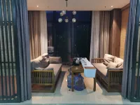 Ya'an Ailiyou L Hotel (Cover Bridge)