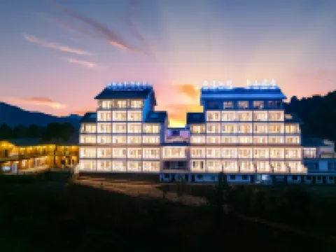 Cloud Built Banshan Pond Scene Hotel Hotel a Xinping