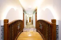 Snow Mountain. Vista  Hotel