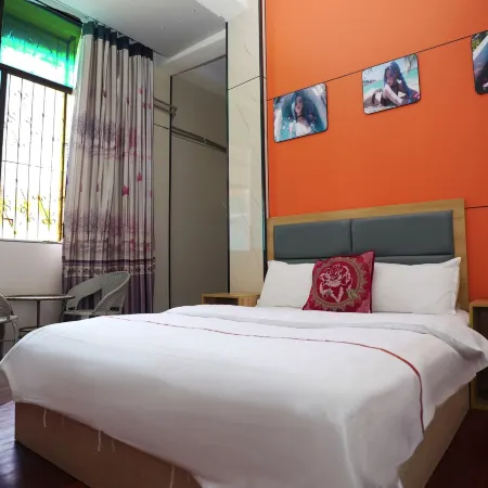 Sencai Hotel (Mengla Star Night Market)