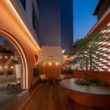 Lincang Heat Limit Limited Edition Hotel