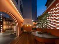 Lincang Heat Limit Limited Edition Hotel