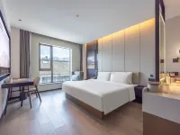 Atour Hotel (Nanjing Fuzimiao Qinhuai cruise terminal) Hotels near Dacheng Temple