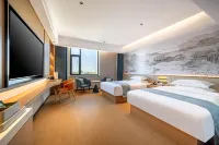 Translated into Longze Huili Hotel International