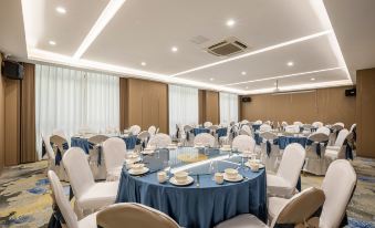 Rezen Longee Acadia Holiday Hotel (Xishuangbanna Gasa International Airport Rongchuang Resort)ranch)