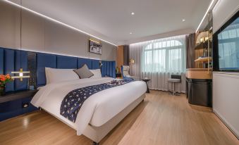 Yuesheng Hotel (Nanning Chaoyang Square Railway station )