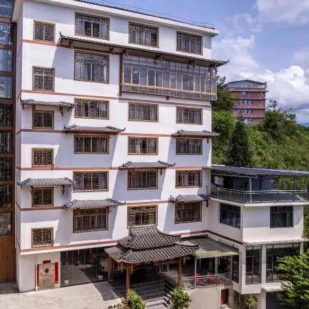 Xijiang Qianhu Miao Village Xinlongsheng Hotel (West Gate Tourist Service Center)