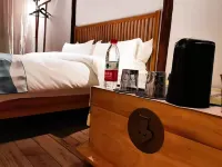 Accompanying Santingyu Homestay - bar