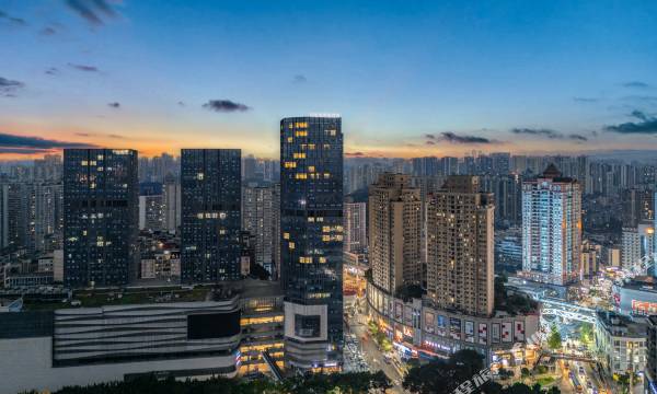 Allia Platinum Crystal Hotel (Chongqing Yangjiaping Metro Station Branch)