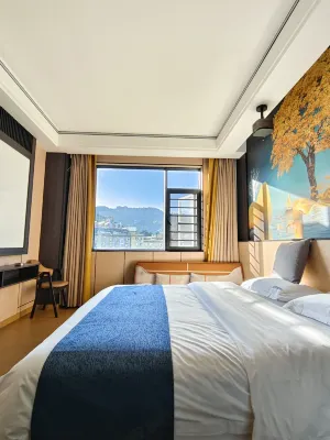 Mojiang Longxiang Film & Smart Hotel