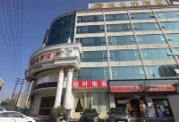 Qingye E-sports Homestay (Xingyi Plaza)