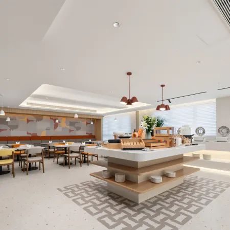 Home Inn Selected (Lingshui Li Autonomous County Yingzhou Qingshui Bay Branch)
