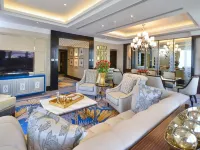 Diamond Hotel Manila Отели рядом с достопримечательностью «Собор Манилы»