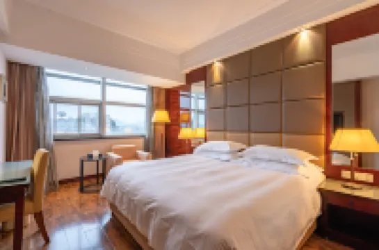 Merchant Marco Edgelake Hotel