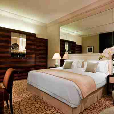 Prince de Galles, a Luxury Collection Hotel, Paris Rooms