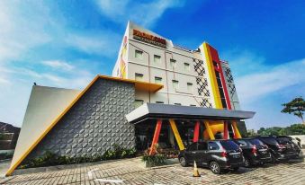 Front One Hotel Nganjuk