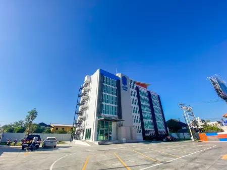 One Budget Hotel Chiang Rai Airport Отели рядом с достопримечательностью «Chiang Rai University»