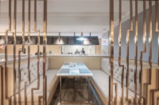 Atour Hotel Luzhou High-speed Railway Station Bubu High-entiandii