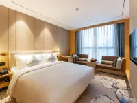 Golden Leaf V-Continent Hotel Hotels near Gongbei Border